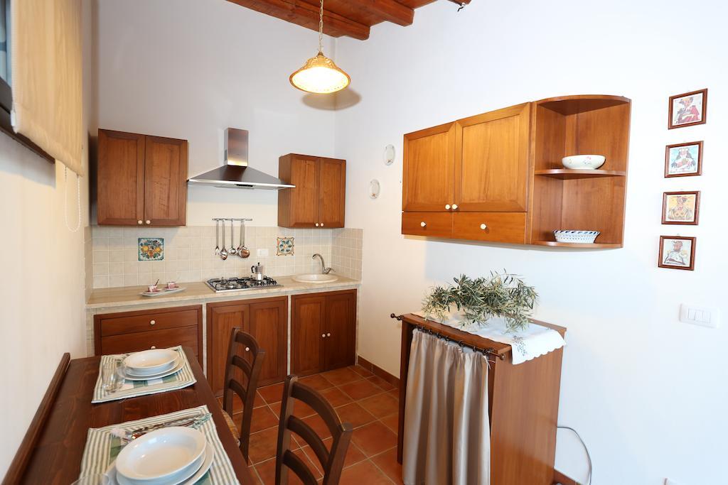 Serravalle Relais & Country Villa With Private Pool - Esclusive Use Chiaramonte Gulfi Værelse billede